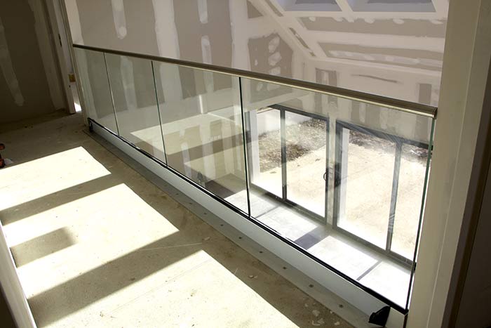 Garde corps mezzanine en verre